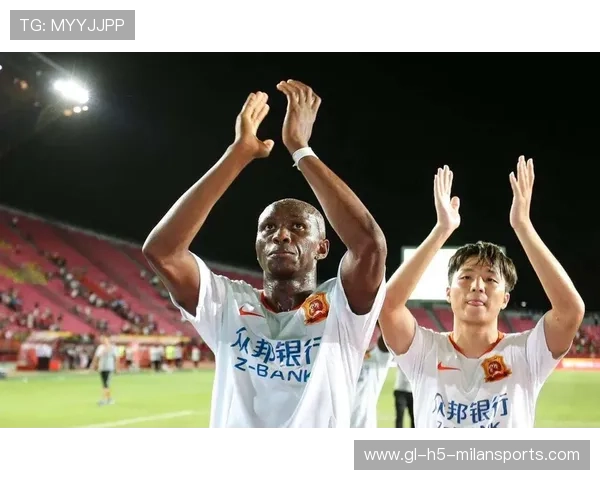 英超流行高空轰炸！高中锋战术全面复苏！