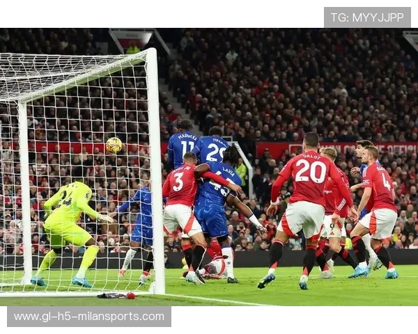 曼联外脚背分球快速推进